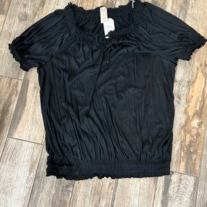 NWT Women’s Size 2X Black Pullover Shirt Blouse.  Elastic Band Bottom & Sleeves